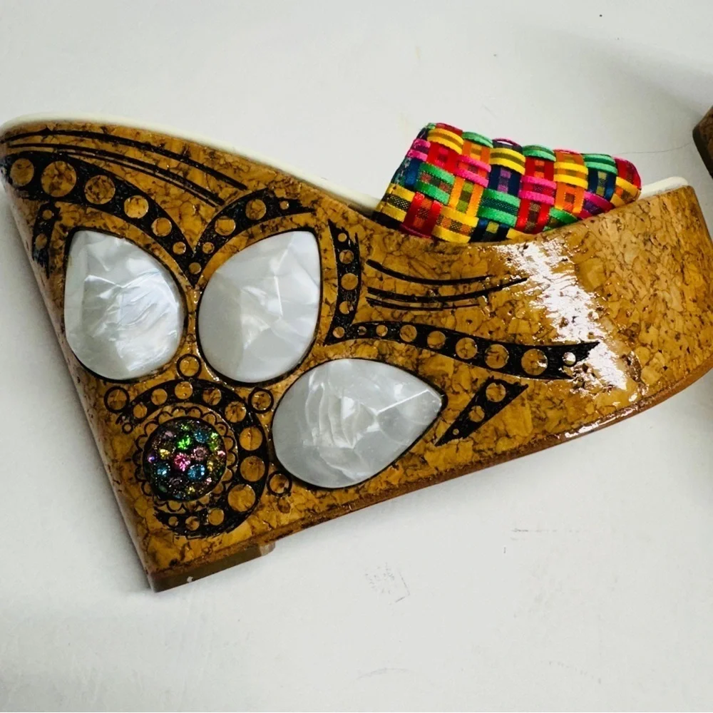 AMARANTI Made in Italy platforms sandals size 38 USA size 7.5/8 multi color